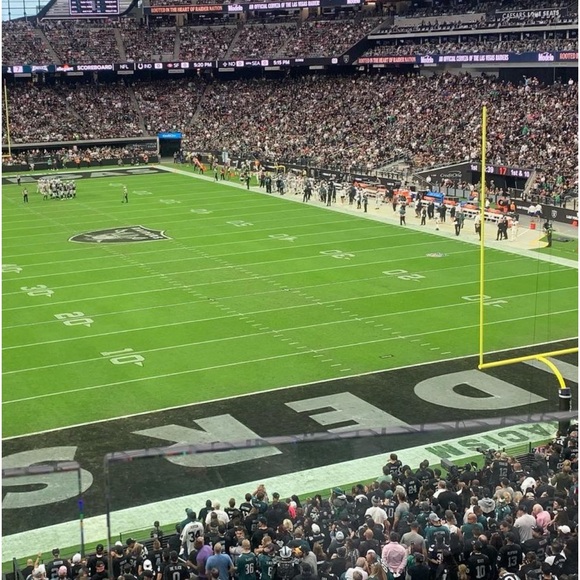 Meet your Posher, Jessica - Picture 3 of 8